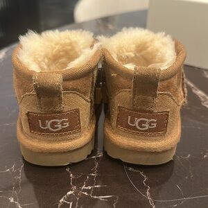 Toddler chestnut uggs size 6